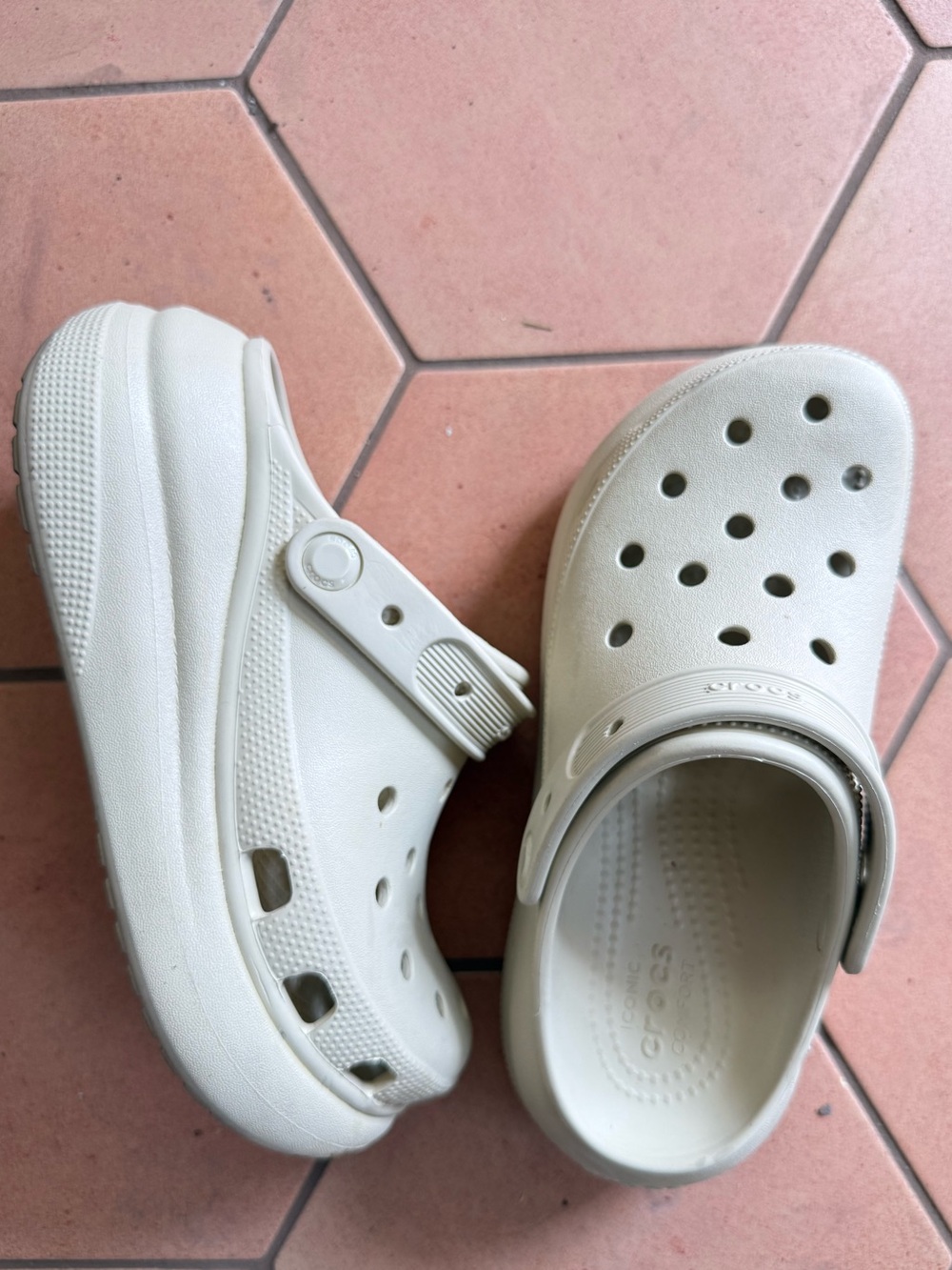 CROCS Classic Platform Clog in Off-White/Cream